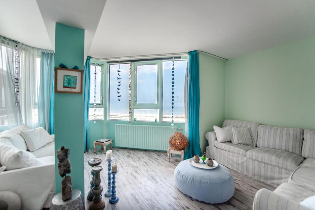 Beach Suite Sand room 1